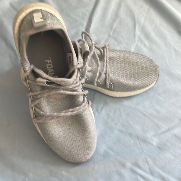 Puma slips with memory foam light gray size 8 1/2 women’s - Picture 1 of 7